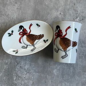 Christmas Bathroom Set - Soap Dish and Tumbler - Vintage 1980s